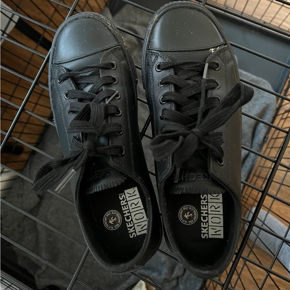 Sketchers Non-slip work shoes - Picture 2 of 3